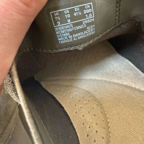 Clarks Camzin Step Low Ankle Boots Dark Olive leather/suede Women's  size 10M - Picture 7 of 7